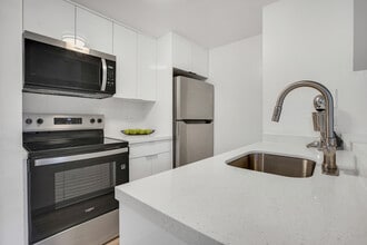 Building Photo - 536 14th St