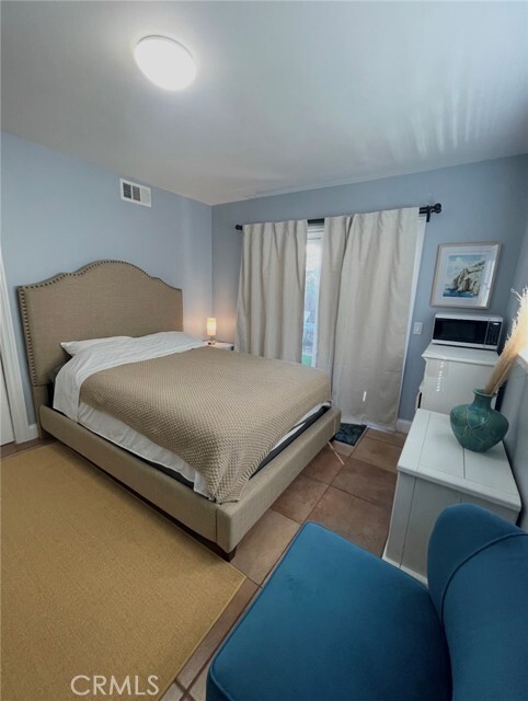 Building Photo - 2367 Elden Ave