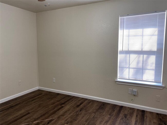 Building Photo - 1719 Short St