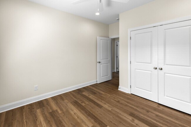 Building Photo - 3260 Academy Dr