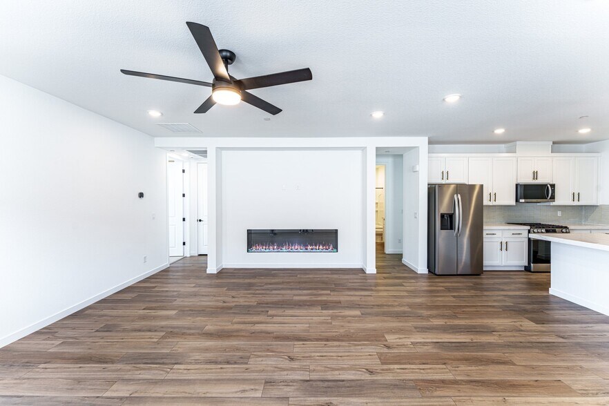 Building Photo - 10848 Corliss River Ave