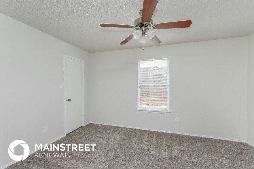 Building Photo - 10917 Ives St