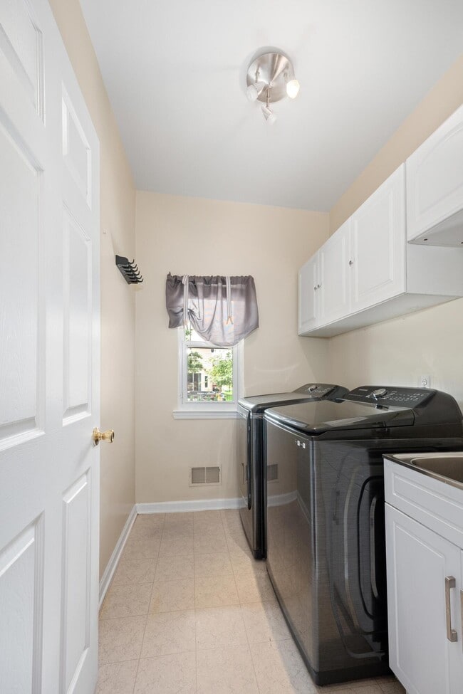 Building Photo - 21724 Summerfield Dr