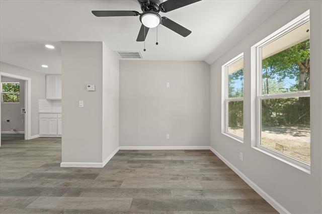 Building Photo - 917 N Wood St