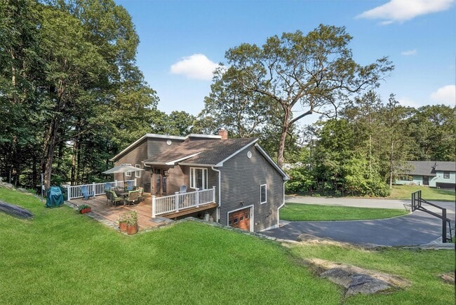 Building Photo - 28 Dirubbo Dr