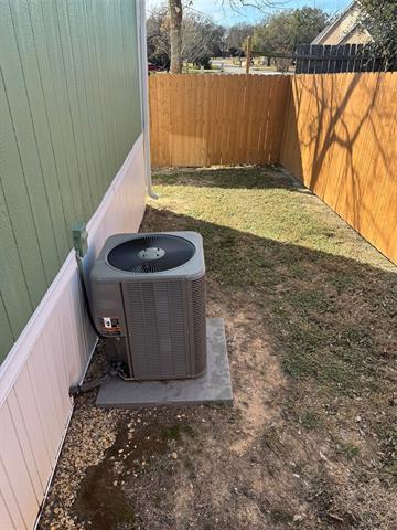 Building Photo - 3520 Gerry Dr