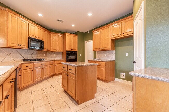 Building Photo - 1806 Three Forks