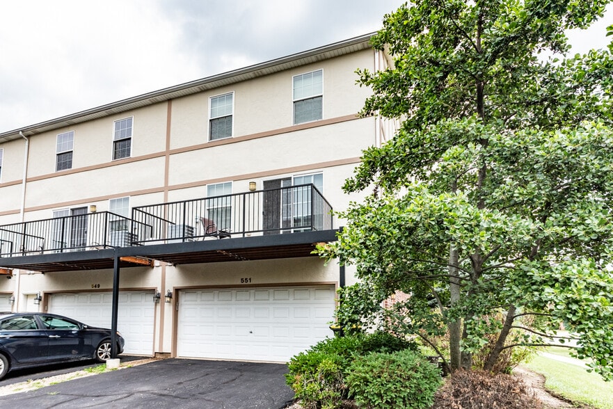 Building Photo - 551 George St