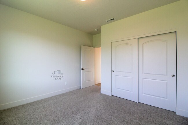 Building Photo - 4 Bedroom, 2 Bath Home in Richland