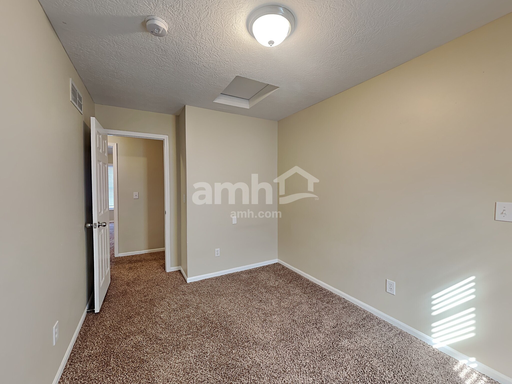 Building Photo - 279 Rockmill St