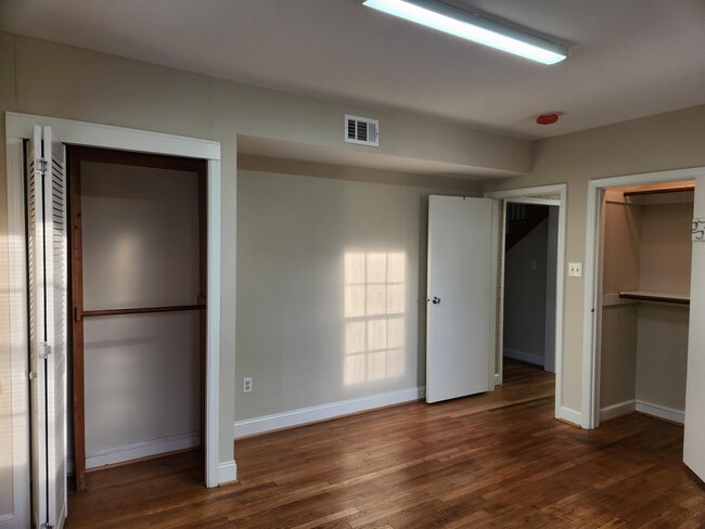 Building Photo - 9577 Shenandoah Dr