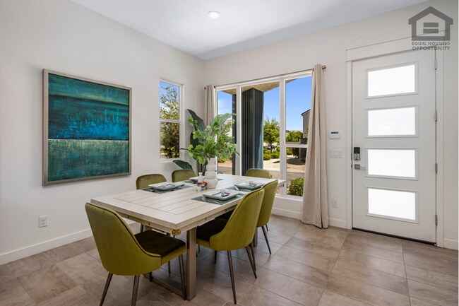 Building Photo - 3Bed/2.5Bath Modern House in Goodyear! -- MODERN FINISHES!
