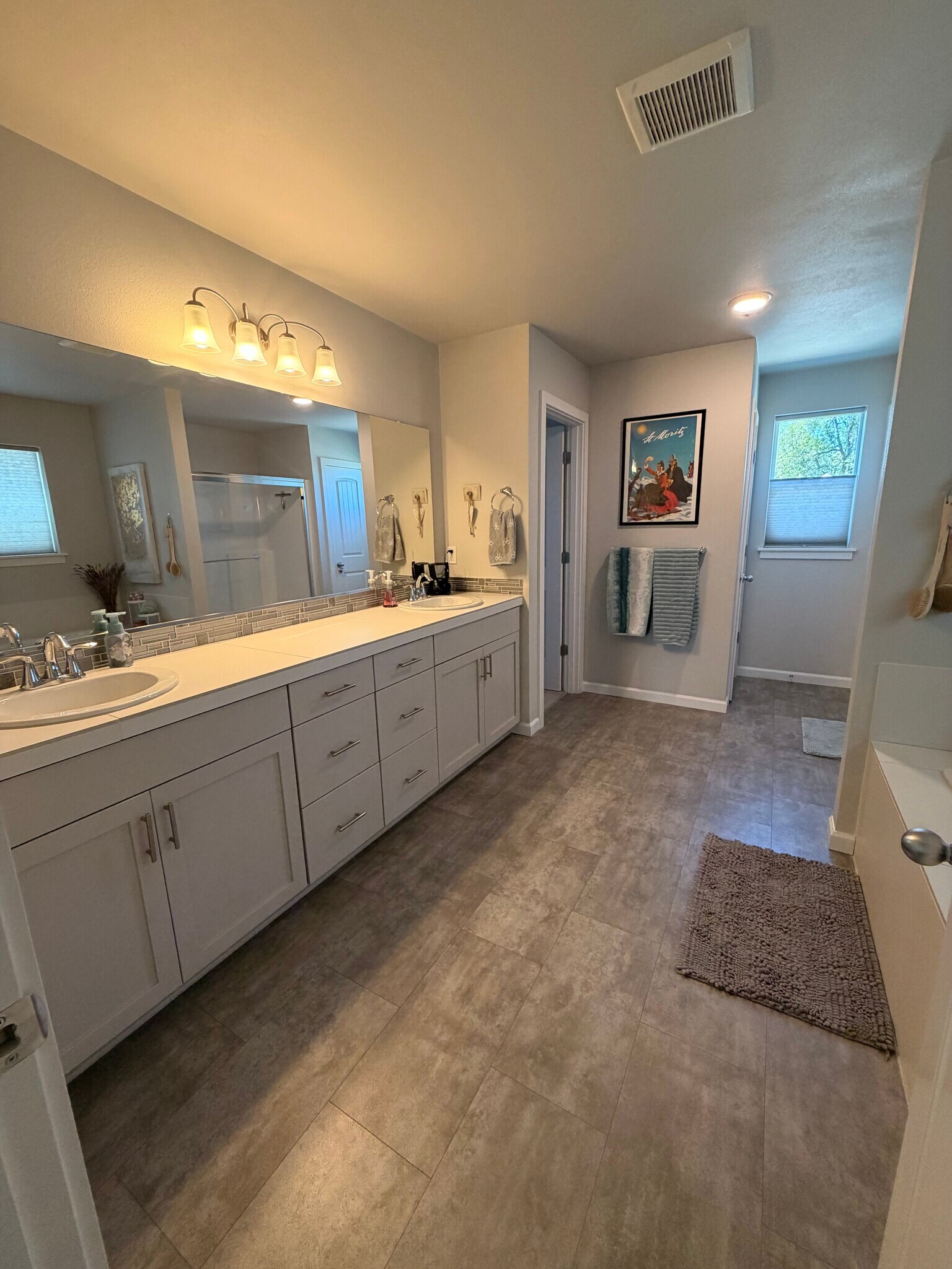 Building Photo - 7193 SE Cheryl Ct