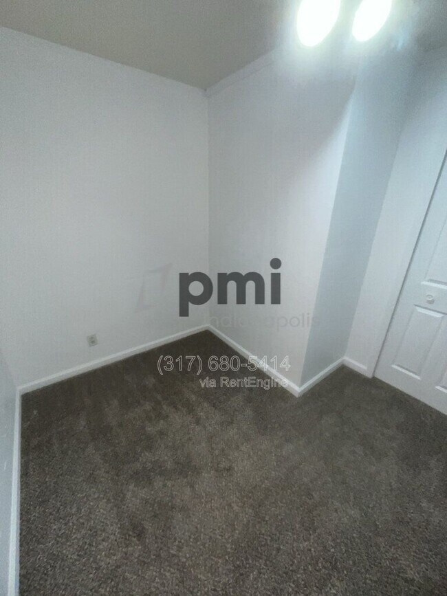 Building Photo - 635 Phaeton Pl