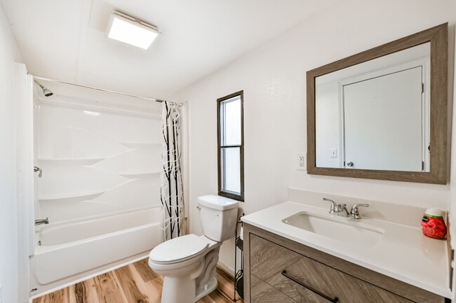 Building Photo - 1749 Max Rd