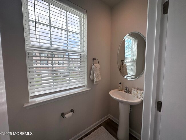 Building Photo - 248 Macoun Way