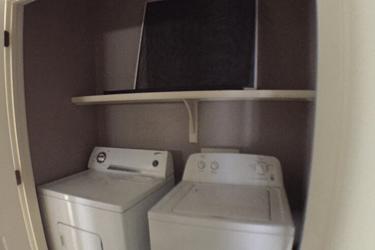 Building Photo - 1107 S Palm Dr