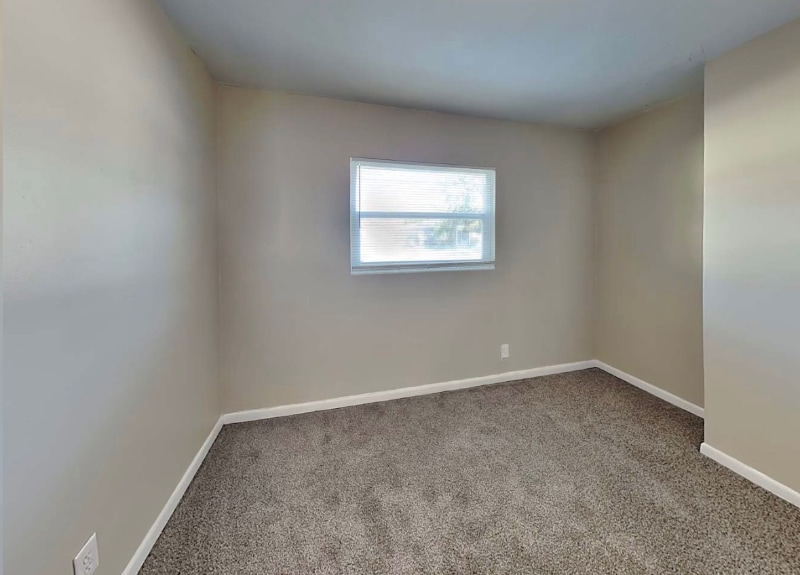 Building Photo - 1265 Stratford Dr