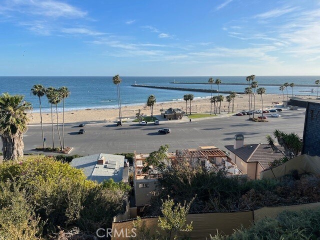 Building Photo - 608 Heliotrope Ave