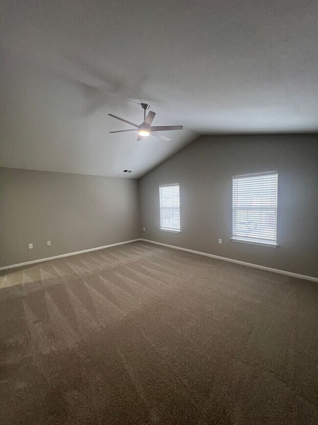 Building Photo - Charlotte Home for Rent (4 beds, 2.5 Baths)