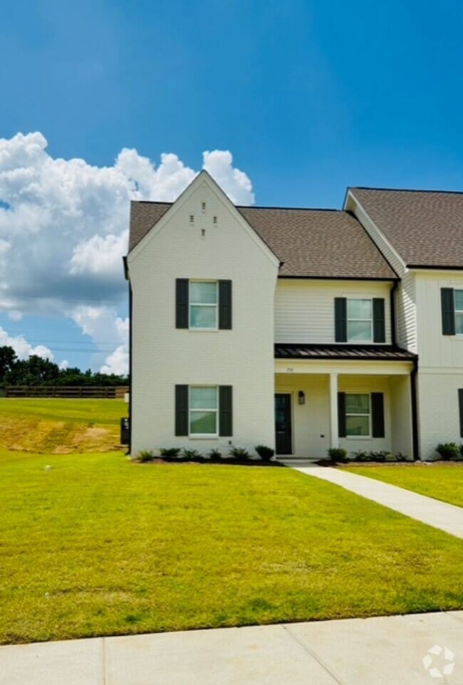 Building Photo - South Grove 731