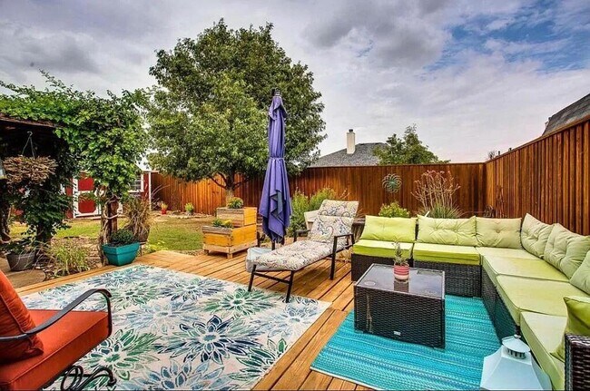 Building Photo - 6720 10th St