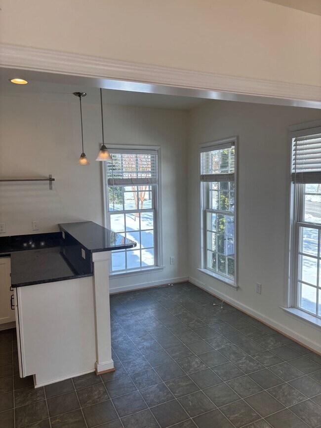 Building Photo - Great Home in Crozet!