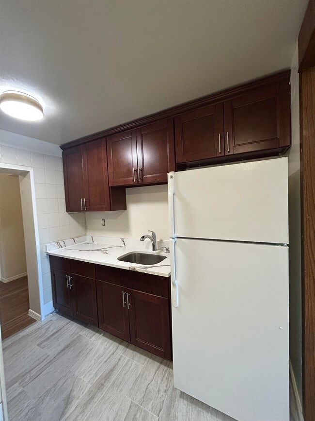 Building Photo - 330 Sip Ave