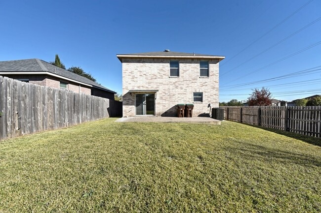 Building Photo - 4 Bedrooms!!!!! 2.5 bath and 2 attached ca...