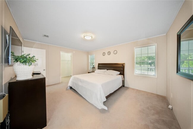 Building Photo - 755 N Quebrada St