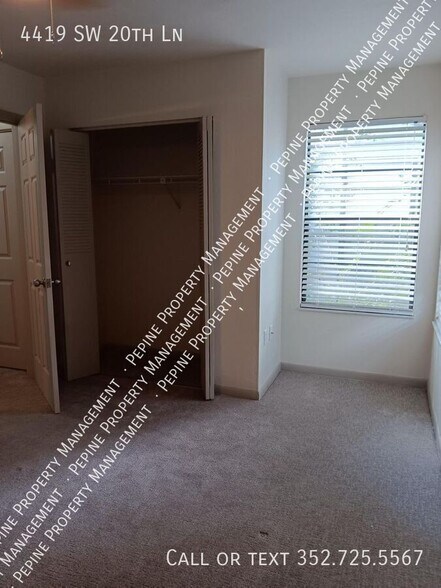 Building Photo - 4419 SW 20th Ln