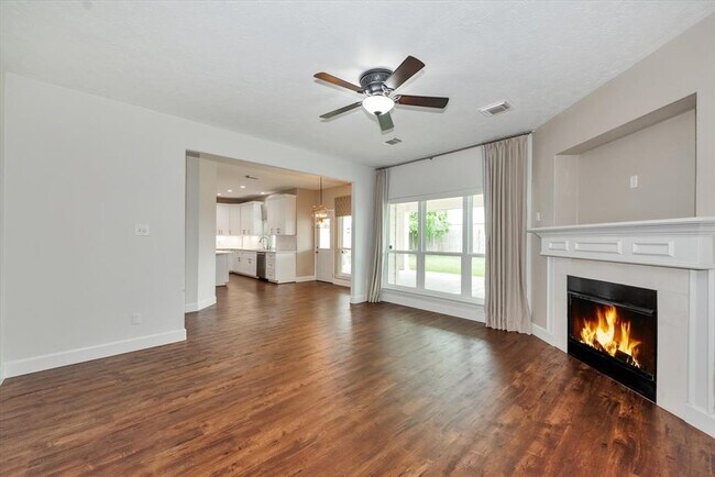 Building Photo - 11634 Peachwood Lake Dr