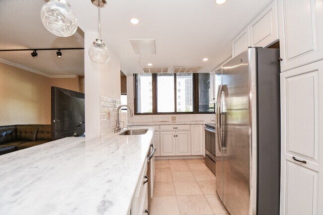 Building Photo - 5150 Hidalgo St