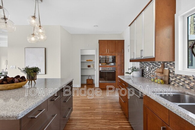 Building Photo - 3937 Orangewood Dr