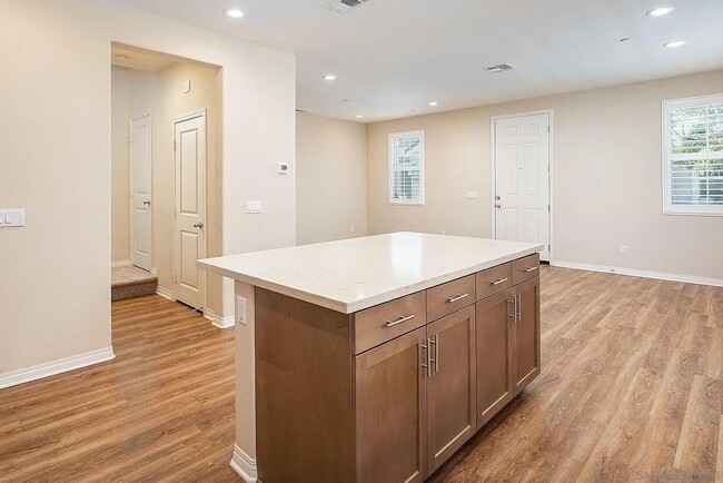 Building Photo - 518 Surfbird Ln