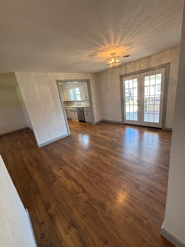 Building Photo - CUTE 1 Bedroom 1 Bathroom Home available NOW in NIXA!!