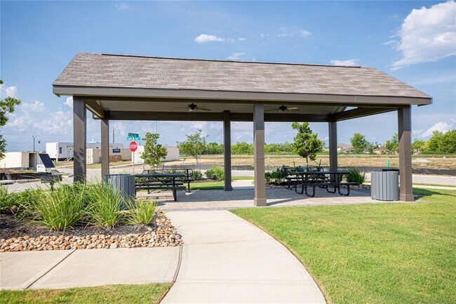Building Photo - 5619 Brooklyn Rose Dr