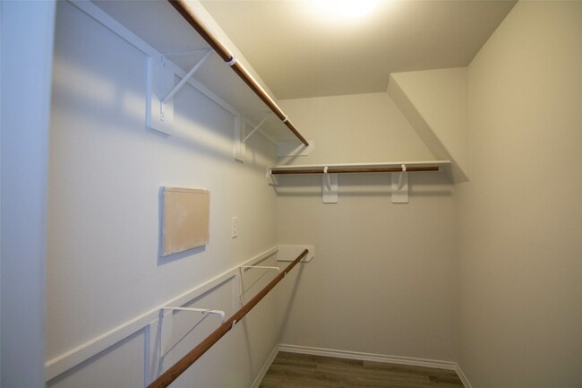 Building Photo - 5611 Cobark Creek Trl