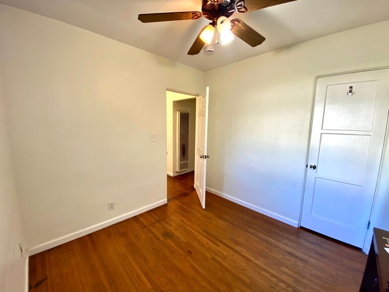 Building Photo - 1653 1/2 Maltman Ave