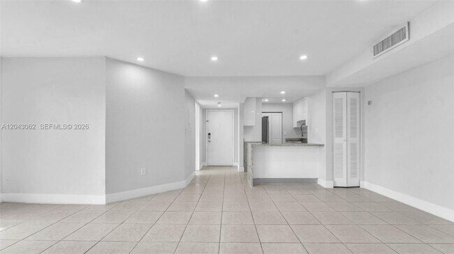 Building Photo - 10755 SW 108th Ave