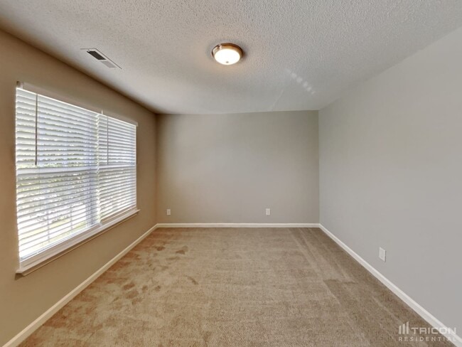 Building Photo - 4812 Chapel Ridge Dr