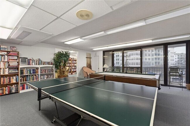 Building Photo - 3288 Page Ave