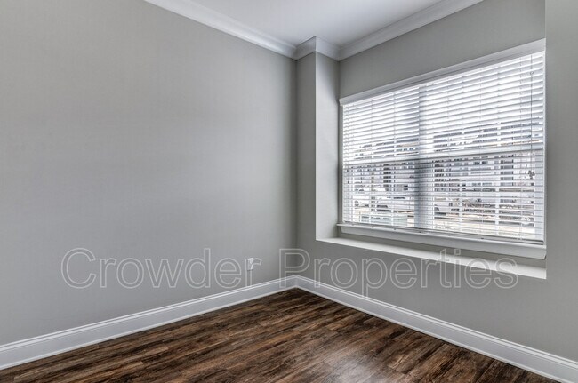 Building Photo - 362 Halton Crossing Dr SW