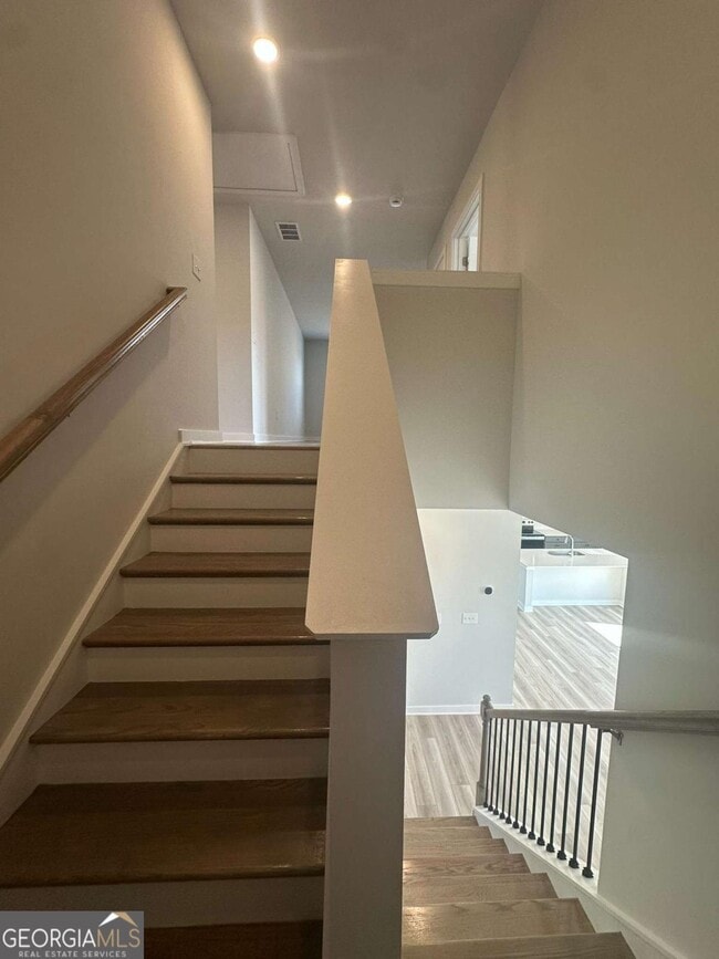 Building Photo - 2088 Brookhill Wy