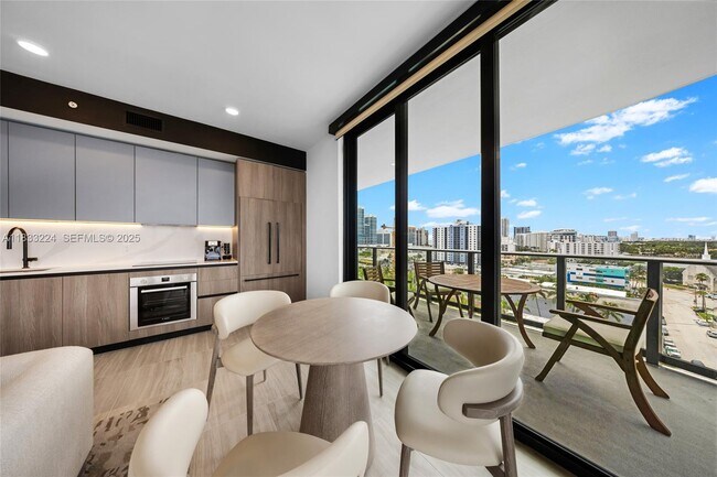 Building Photo - 580 72nd St