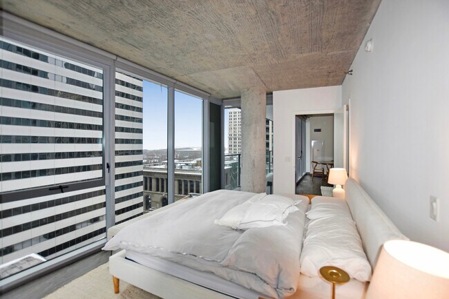 Building Photo - 60 E Randolph St