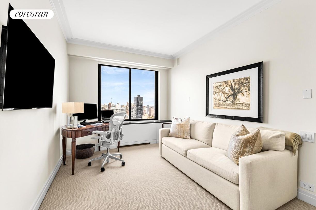 Building Photo - 200 E 61st St