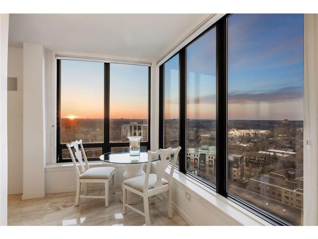 Building Photo - 2950 Dean Pkwy