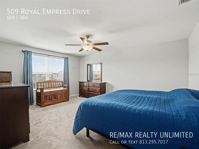 Building Photo - 509 Royal Empress Dr