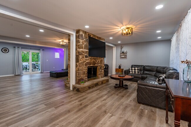 Building Photo - 173 Mountainview Rd